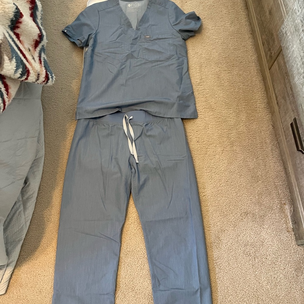 Figs Catarina Scrub top and Livingston Bottoms